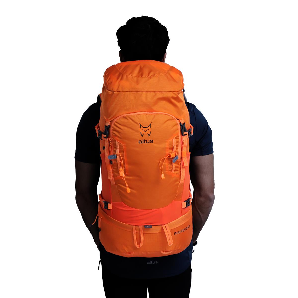 Zaino Stagno ALTUS Mascun 30L – Impermeabile 100%, In Poliammide Taslan, Schienale Imbottito, Chiusura Roll-top, Solo 525 G – Arancione, Per Outdoor E Canoa